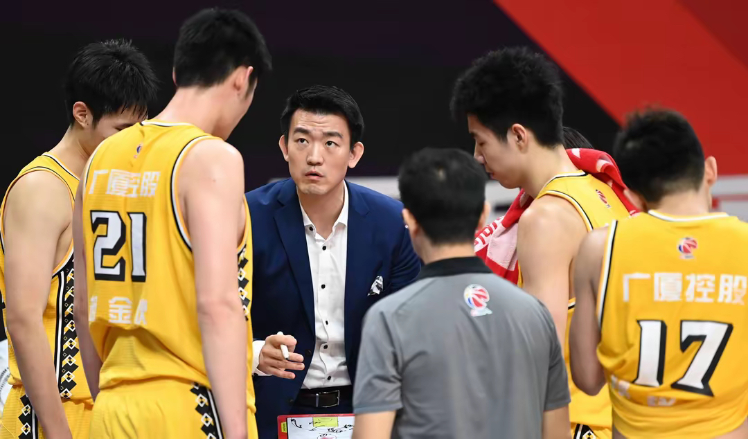 今年会体育网站-包含广厦男篮发布备战花絮，今晨更衣室发声，意大利杯任务艰巨，团队化学反应显著的词条